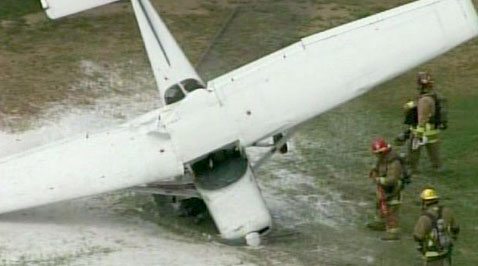 Plane lands on Phoenix school playground 