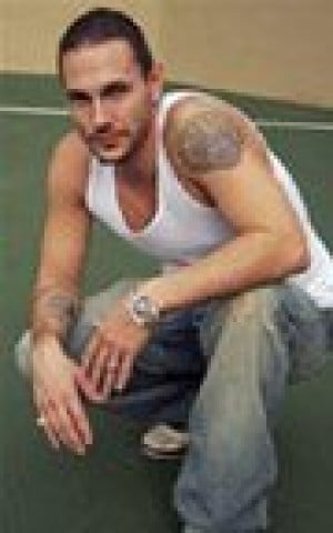 Kevin Federline tries his hand at rapping 