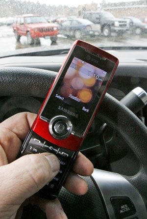 Texting while driving ban fails in Senate 