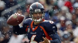 Broncos agree to trade Cutler to Bears 