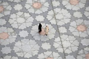 Muslim women search for a space at hajj 