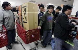 Retailers open doors, offer online deals on Thanksgiving 