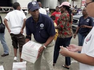Ike victims wait in line for food, water and gas 