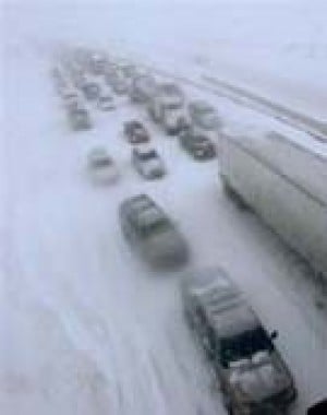 Colorado blizzard strands thousands 