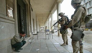 U.S., Iraqis seek to form new government 