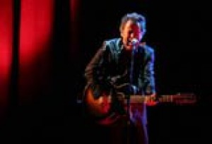 Springsteen holds Glendale Arena in thrall 