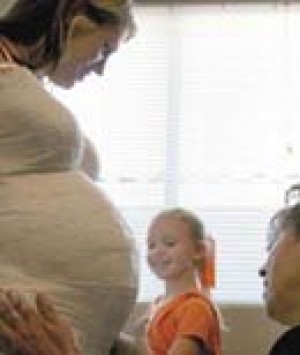 Casts capture the fullness of pregnancy 