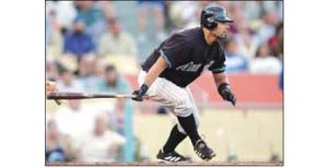 D-Backs rally falls short, LA wins 5-4 