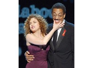 Gregory Hines dies of cancer at 57 