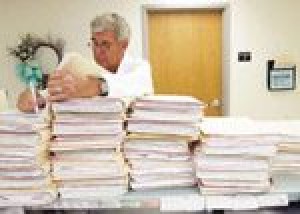 Physicians seek cure for failing practices 