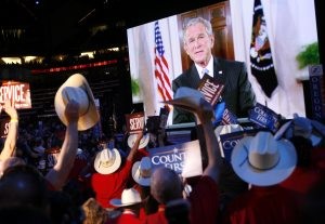Republicans hail McCain, party defends Palin 