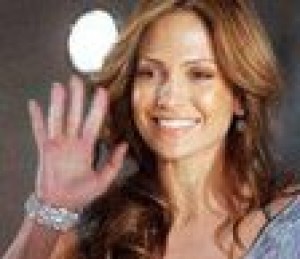 Lopez seeks bone marrow donors for woman 