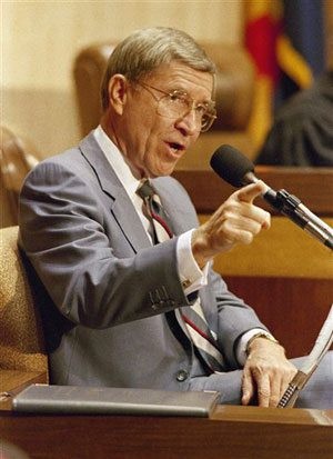 Former Gov. Evan Mecham dies at age 83 