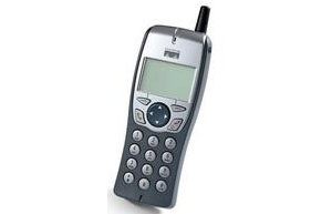 05/01 - Mobile phone sales rise with new features 
