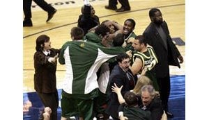 George Mason stuns UConn, off to Final Four 