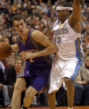 Anthony lifts Nuggets past Suns 