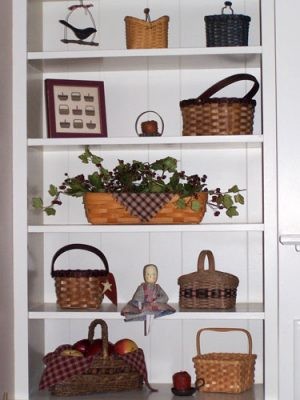 Simple ideas keep treasures artfully displayed 