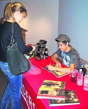 Valley teen finds rising fame in ‘New Moon’ 