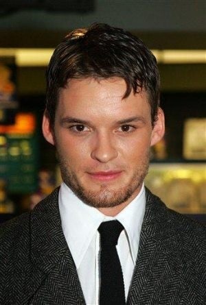 Actor Austin Nichols pleads guilty 
