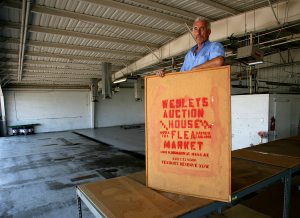 Mesa car lot reborn as flea market 