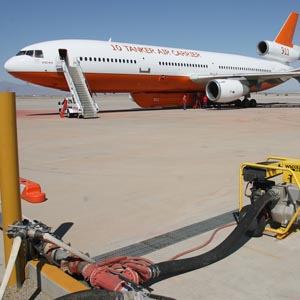 Video: DC-10 fire air tanker