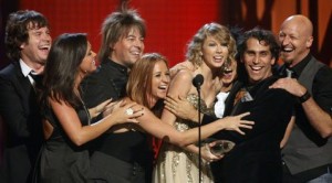 Swift wins entertainer of the year 