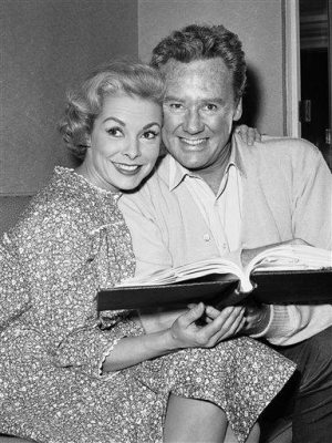 1940's heartthrob Van Johnson dies at 92 