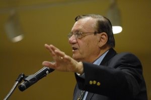 Judge rejects challenge to Arpaio's mail policy 