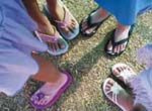 Save flip-flops for the beach, schools say 