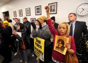 Fatal police shooting sparks violent protests 