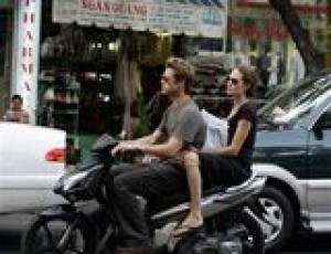 Pitt, Jolie spend holiday in Vietnam 
