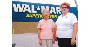 Wal-Mart workers organize 