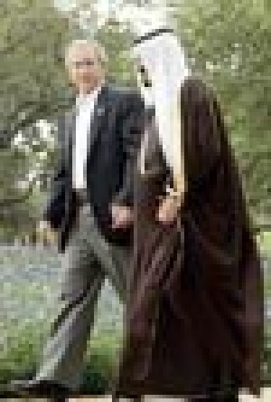 Bush urges Saudis to boost oil production 