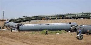 Train collision kills 66 in China 