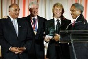 Bon Jovi to repair homes in Philadelphia 