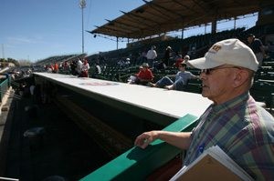 Autograph chase in full swing for collectors 