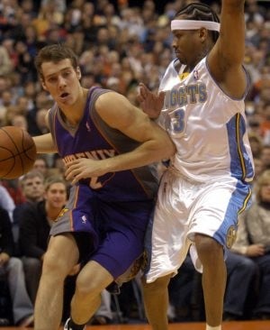 Anthony lifts Nuggets past Suns 