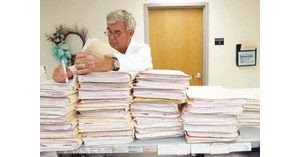 Physicians seek cure for failing practices 
