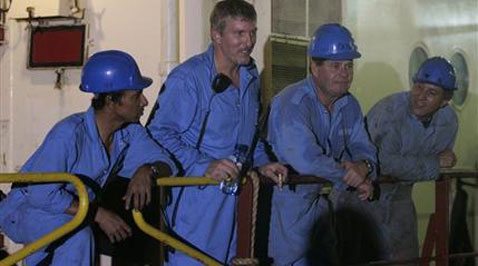 U.S. ship to Kenya minus kidnapped captain 