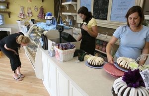 Let ’em eat Bundt cakes 