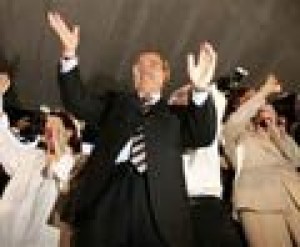 Mexico's Calderon wins presidential race 