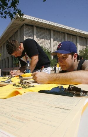 Registration push aims for more young voters 