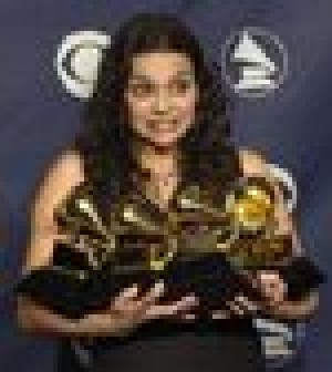 Newcomer Norah Jones sweeps Grammy awards 