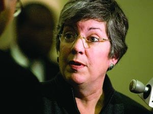 Governor signs illegal immigration bill 