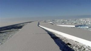 Western Antarctic ice chunk collapses 