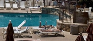 Hotels hawk hot deals 