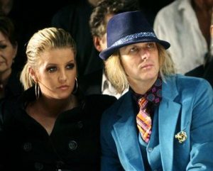 Publicist: Lisa Marie Presley is expecting twins 
