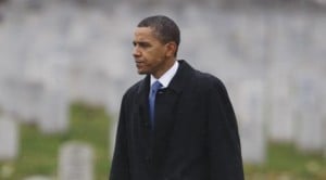 Obama honors veterans at Arlington cemetery 