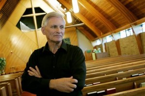 Lutherans begin gay clergy discussion in Minn. 
