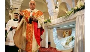 Thousands mark Christmas Eve in Bethlehem 